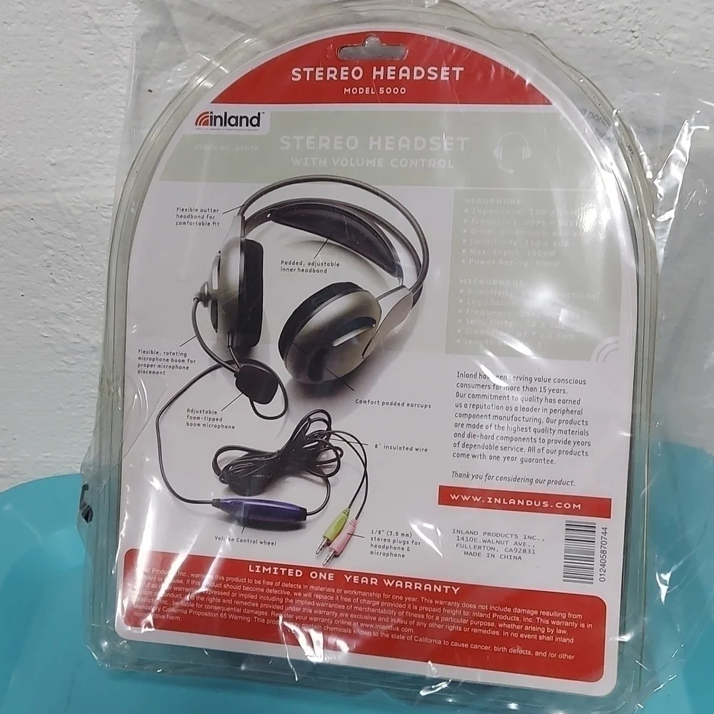 NWT Stereo Headset w/Microphone by Inland